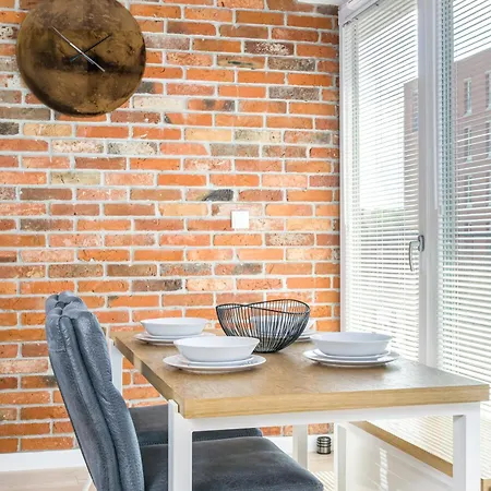 Totu Rajska 8 Old Town Apartman